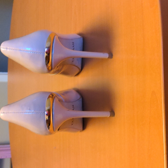 Shoes - Picture 4 of 4